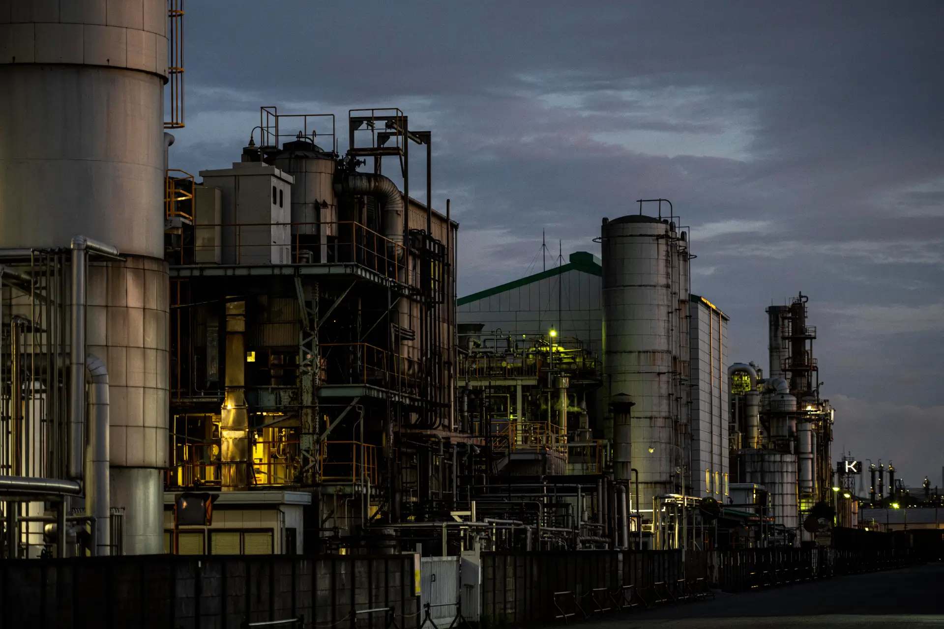 environmental-pollution-factory-exterior-night (1)